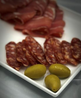 The Meat Lover's Mini Platter Boite